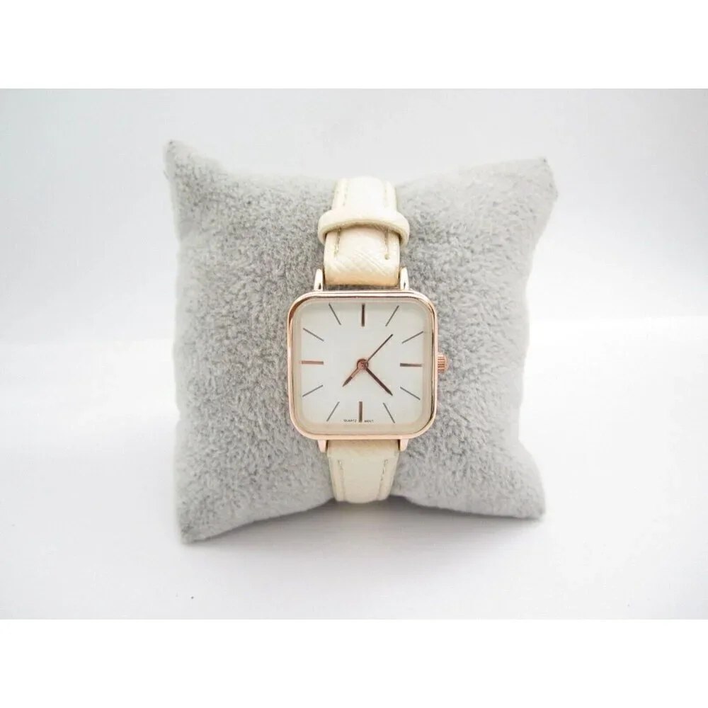 Women Charming‎ Charlie Quartz WR Analog Dial Causal Watch (G609)